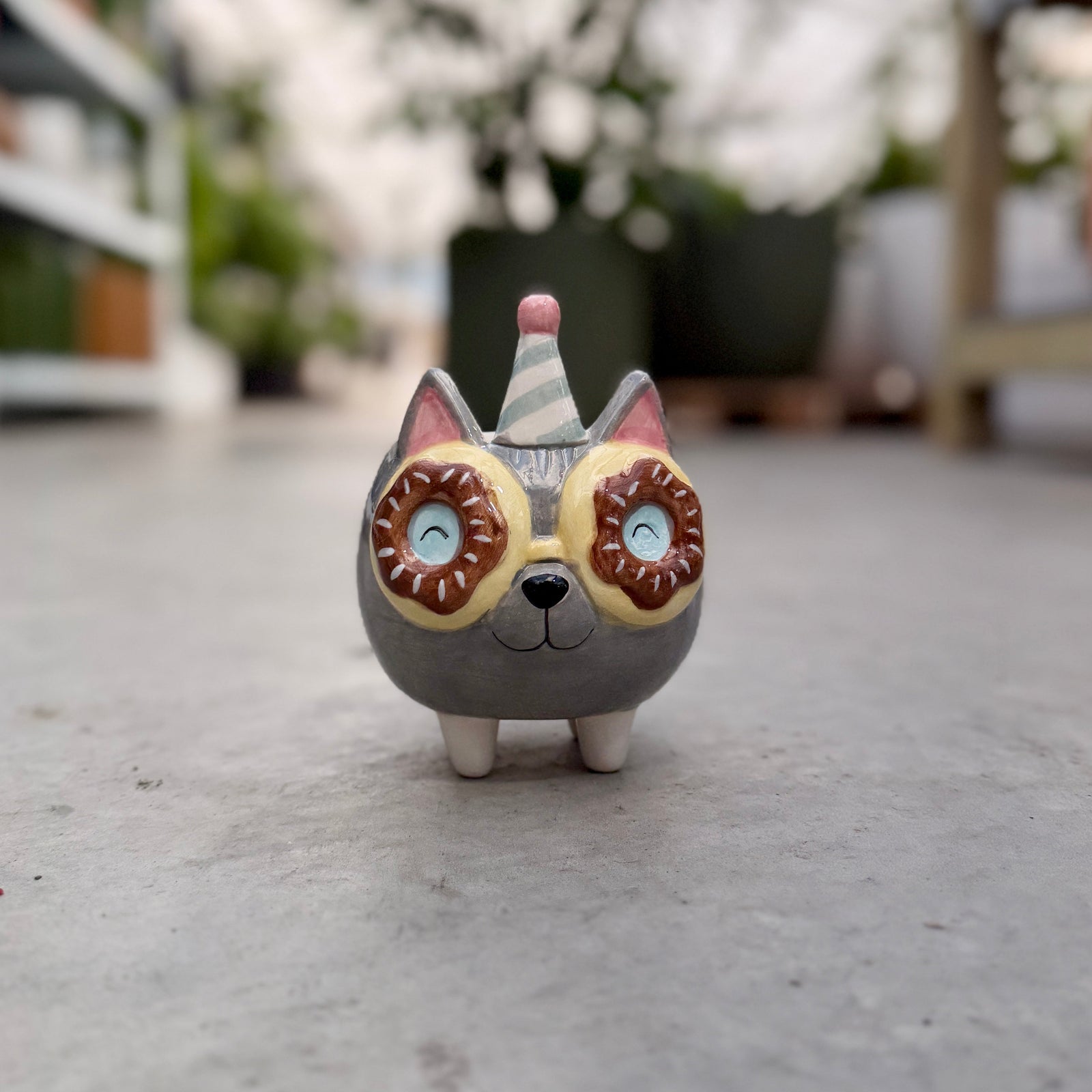 Small brown dog head plant pot with icecream glasses